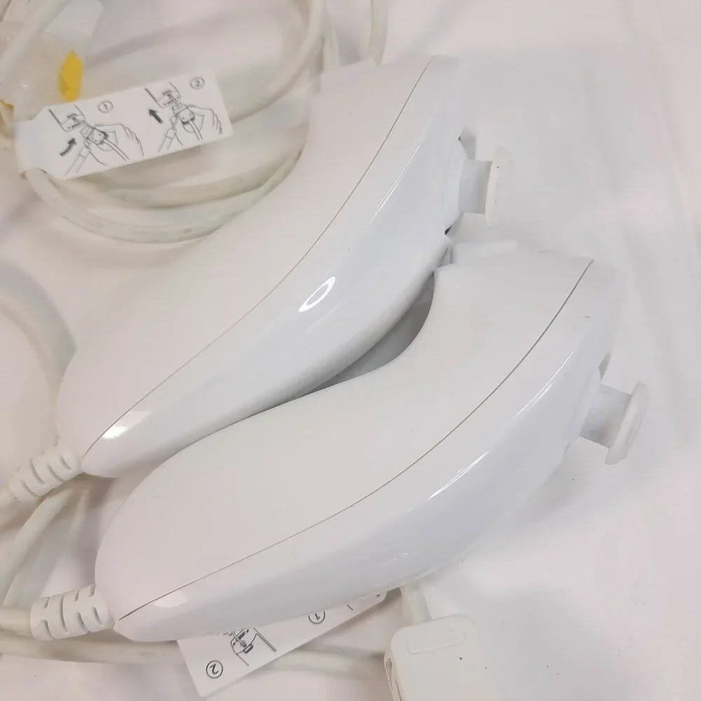 Nintendo Wii Nunchuck set 2 white RVL-004 genuine OEM remote controller‎ lot